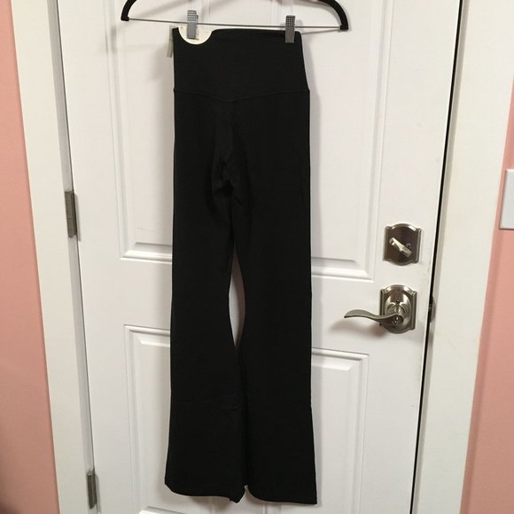 NWT OFFLINE By Aerie Real Me High Waisted Crossover Flare Legging Black Size Med - Picture 5 of 12